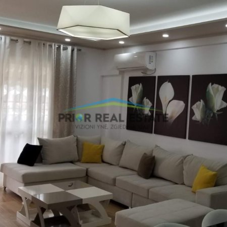 Tirane, shitet apartament 2+1+Ballkon Kati 10, 124 m² 250.000 € (Don Bosko)