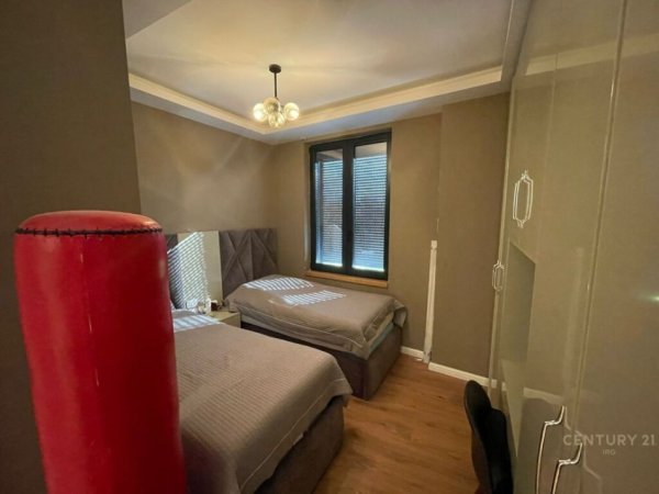 Tirane, shitet apartament 3+1 Kati 2, 540.000 € (rruga e elbasanit)