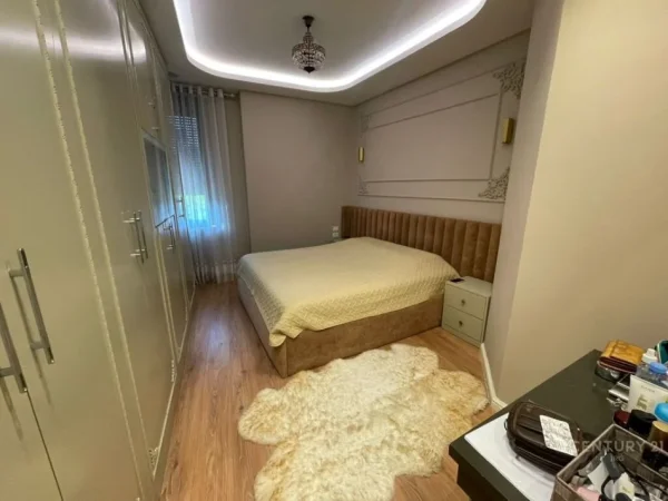 Tirane, shitet apartament 3+1 Kati 2, 540.000 € (rruga e elbasanit)
