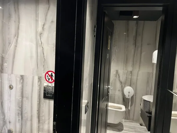 Tirane, shitet ambjent biznesi Kati 0, 112 m² 250.000 € (Rruga Irfan Tomini)