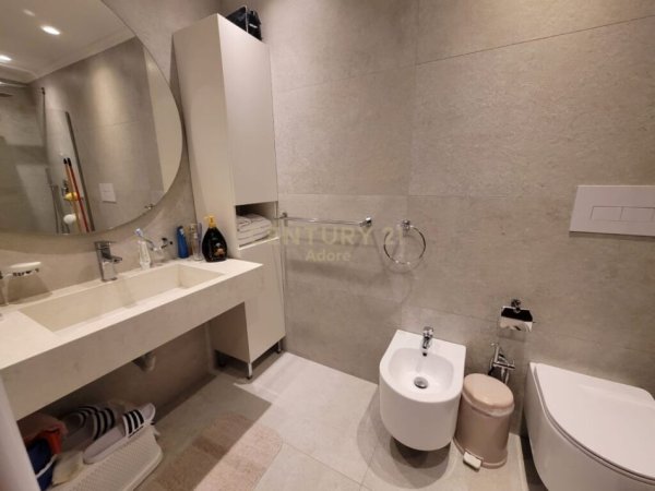 Tirane, shes apartament 3+1 Kati 7, 180 m² 260.000 € 