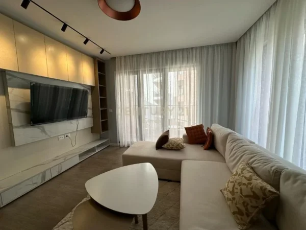 Tirane, jepet me qera apartament 2+1 Kati 3, 103 m² 900 € (Kodra e diellit)