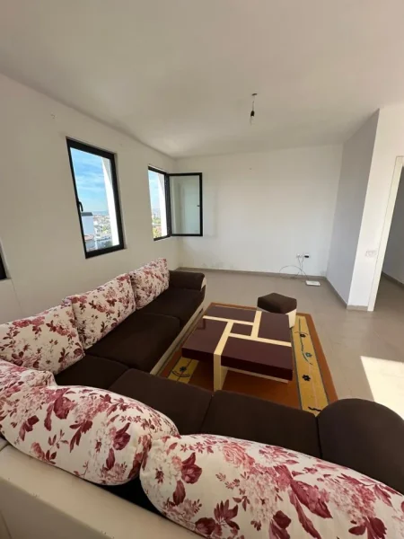Tirane, shitet apartament 1+1 Kati 4, 90 m² 81.000 € (Kamez)