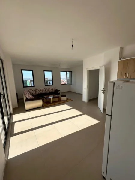 Tirane, shitet apartament 1+1 Kati 4, 90 m² 81.000 € (Kamez)
