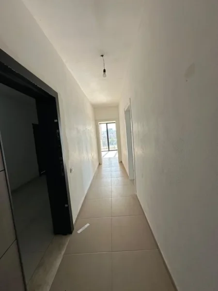 Tirane, shitet apartament 1+1 Kati 4, 90 m² 81.000 € (Kamez)