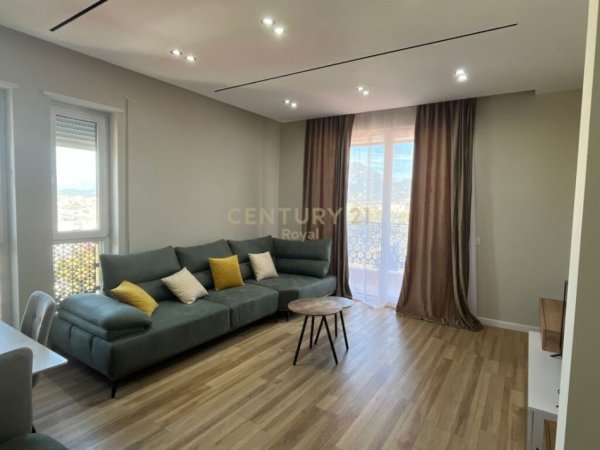 jepet me qera apartament 2+1 Kati 7, 100 m² 700 € (qsut)