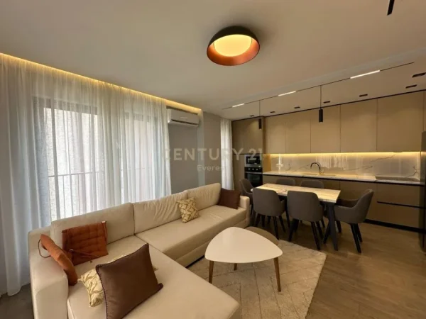 Tirane, jepet me qera apartament 2+1 Kati 3, 103 m² 900 € 