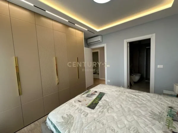 Tirane, jepet me qera apartament 2+1 Kati 3, 103 m² 900 € 