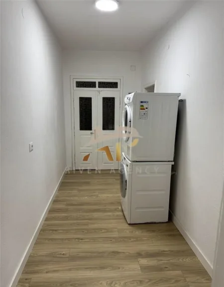 Tirane, jepet me qera shtepi 1+1 Kati 1, 65 m² 400 € (Rruga Gavril Pepo)