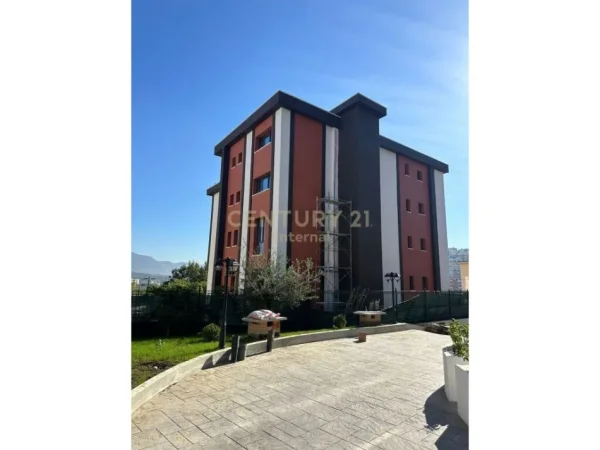 Tirane, jap me qera Godine , 800 m² 8.000 € (Kodra e Diellit)