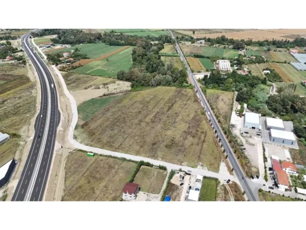 Tirane, shes ambjent biznesi , 6.800 m² 1.700.000 € 