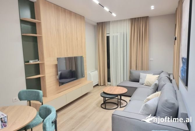 Tirane, jepet me qera apartament 1+1+Ballkon Kati 9, 75 m² 550 € (ASTIR)