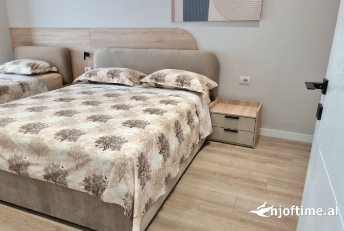 Tirane, jepet me qera apartament 1+1+Ballkon Kati 9, 75 m² 550 € (ASTIR)