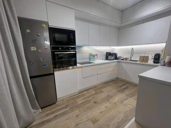 Tirane, shitet apartament 2+1+Ballkon Kati 1, 114 m² 210.000 € (Zogu i Zi)