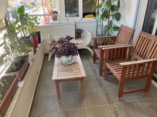 Tirane, jap me qera apartament 3+1+2 , 160 m² 1.650 € (Rruga e Kosovarëve)