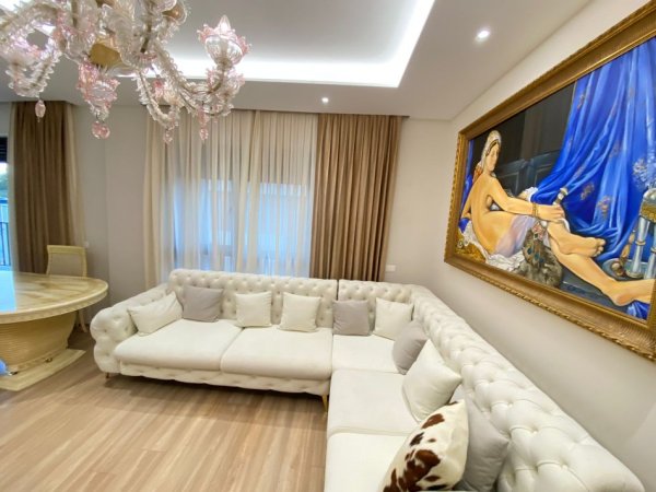Tirane, jepet me qera apartament 1+1+Ballkon Kati 3, 67 m² 750 € (Liqeni i Thate)