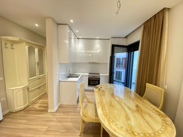 Tirane, jepet me qera apartament 1+1+Ballkon Kati 3, 67 m² 750 € (Liqeni i Thate)