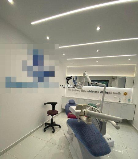 Tirane, jepet me qera dyqan Kati 1, 40 m² 500 € (XHAMLLIKU)