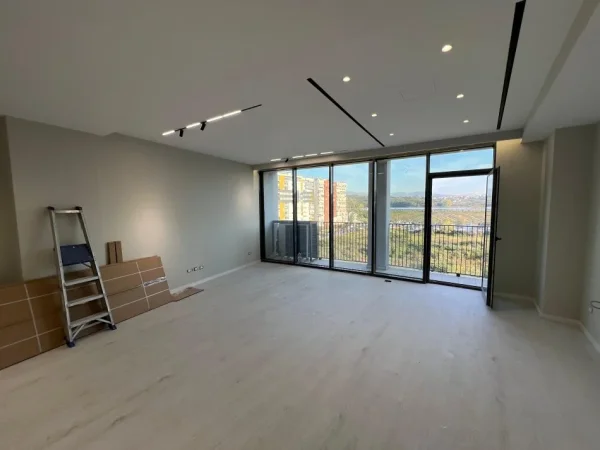 Tirane, jepet me qera zyre Kati 4, 125 m² 1.250 € (RRUGA E KOSOVAREVE)