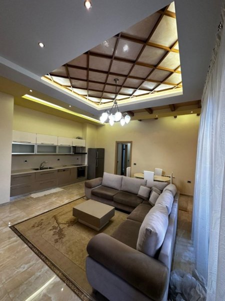 JEPET ME QERA APARTAMENT MODERN PRANE PAZARIT TE RI -RRUGA HOXHA TAHSIM