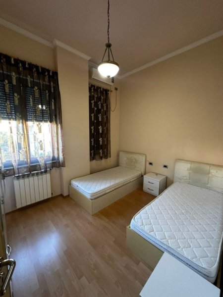 JEPET ME QERA APARTAMENT MODERN PRANE PAZARIT TE RI -RRUGA HOXHA TAHSIM