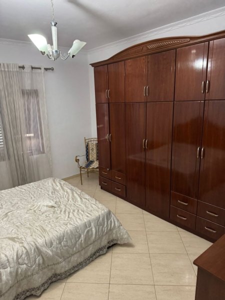 Tirane, jepet me qera apartament 2+1+Ballkon Kati 4, 100 m² 450 € (don bosko . prane xhamise)