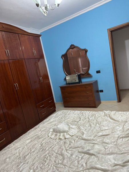 Tirane, jepet me qera apartament 2+1+Ballkon Kati 4, 100 m² 450 € (don bosko . prane xhamise)