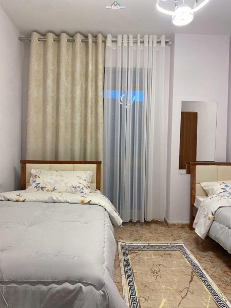 Tirane, jepet me qera apartament 2+1 Kati 8, 94 m² 600 € (stacioni i trenit)