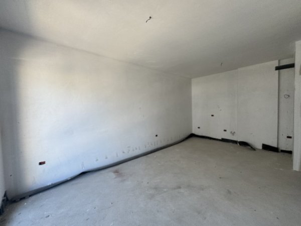 Tirane, shitet apartament 1+1+Aneks+Ballkon Kati 3, 66 m² 122.000€ (RRUGA DON BOSKO)