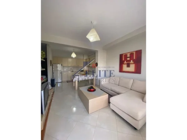 Tirane, jepet me qera apartament 2+1 Kati 2, 85 m² 400 € (Xhamia e Selites)