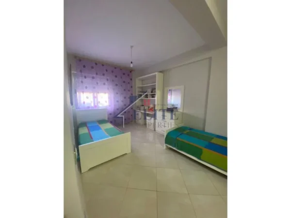 Tirane, jepet me qera apartament 2+1 Kati 2, 85 m² 400 € (Xhamia e Selites)