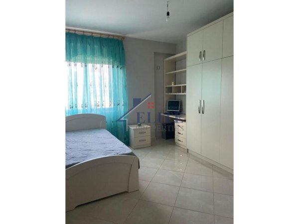 Tirane, jepet me qera apartament 2+1 Kati 2, 85 m² 400 € (Xhamia e Selites)