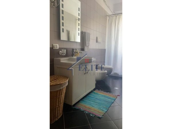 Tirane, jepet me qera apartament 2+1 Kati 2, 85 m² 400 € (Xhamia e Selites)