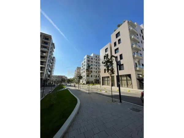 Tirane, shitet ambjent biznesi Kati 1, 103 m² 240.000 € (Porcelan)