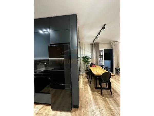 Tirane, jepet me qera 2+1 Kati 1, 105 m² 1.000 € (Kodra e Diellit)