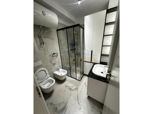 Tirane, jepet me qera 2+1 Kati 1, 105 m² 1.000 € (Kodra e Diellit)