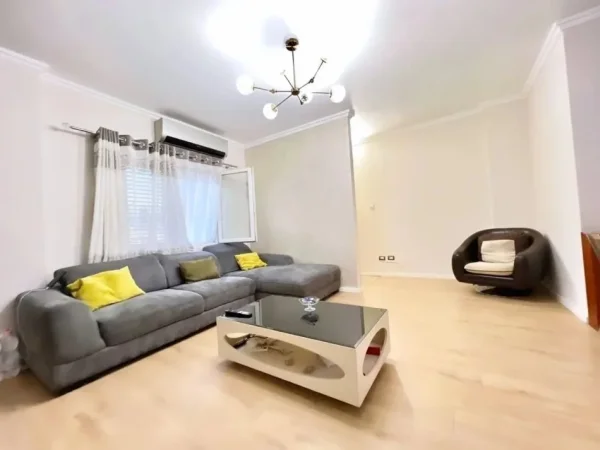Tirane, shitet apartament 2+1 , 100 m² 200.000 € (Brenda Unazes se Vogel)