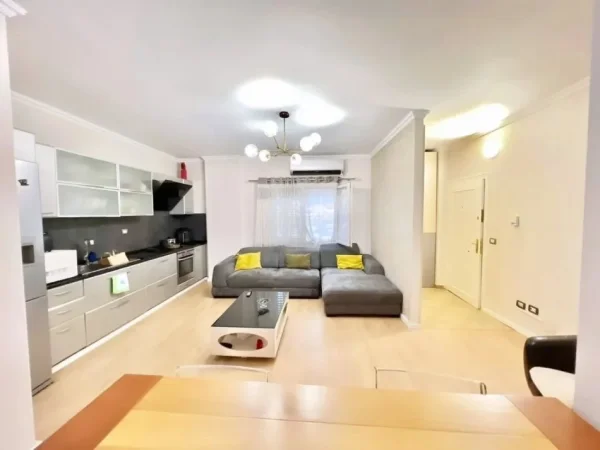 Tirane, shitet apartament 2+1 , 100 m² 200.000 € (Brenda Unazes se Vogel)