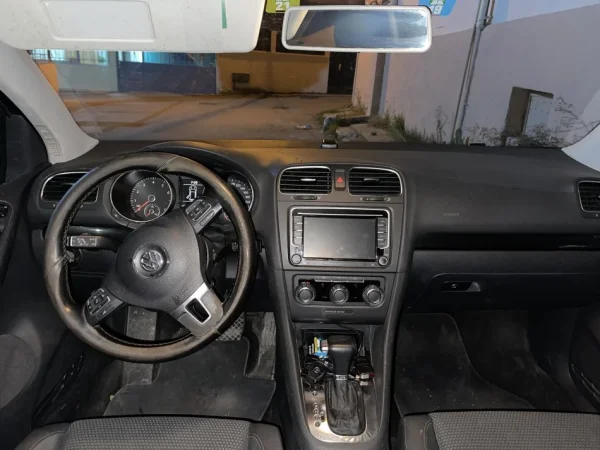 Tirane, shitet makine VW GOLF 6 Benzin, e zeze automatik Klima 195 km 4.500 €