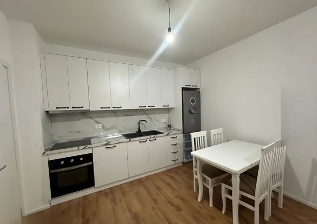 Shqiperi, jepet me qera apartament 1+1 Kati 1, 68 m² 500 € (Astir)