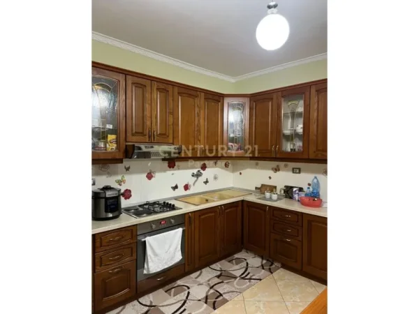 Tirane, shitet apartament 2+1 Kati 1, 127 m² 100.000 € 