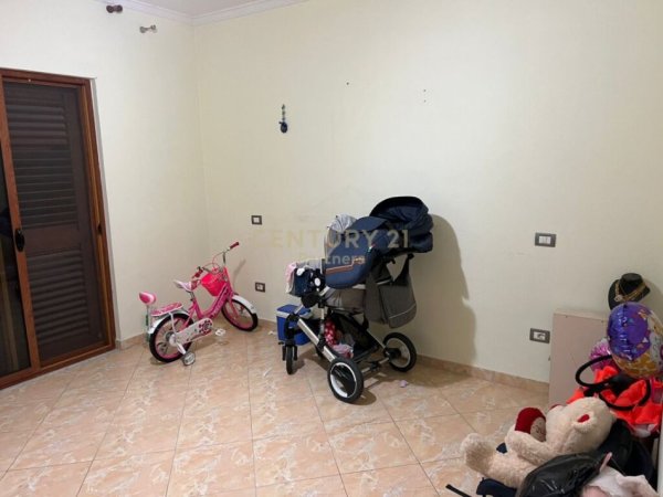 Tirane, shitet apartament 2+1 Kati 1, 127 m² 100.000 € 