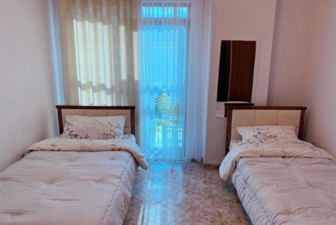 Tirane, jepet me qera apartament 2+1+Ballkon Kati 9, 95 m² 600 € (Stacioni i Trenit)