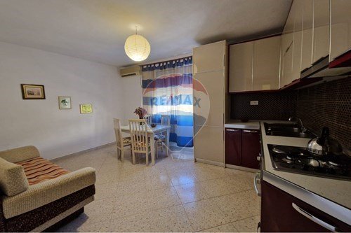 Tirane, jepet me qera apartament 2+1 , 75 m² 450 € 