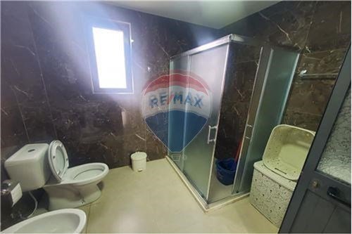 Tirane, jepet me qera apartament 2+1 , 100 m² 400 € 