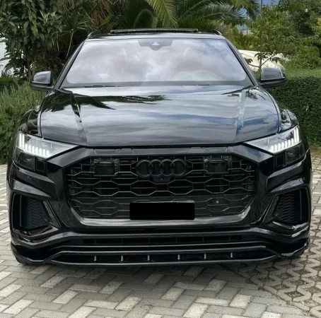 Tirane, shes makine Audi Q8 look SQ8 Nafte, e zeze automatik Kondicioner 199 km 55.000 €