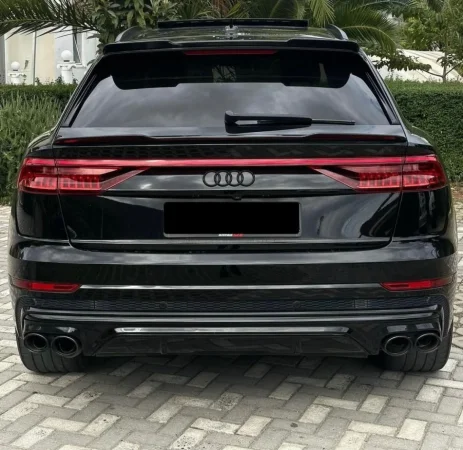 Tirane, shes makine Audi Q8 look SQ8 Nafte, e zeze automatik Kondicioner 199 km 55.000 €