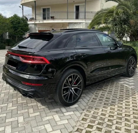 Tirane, shes makine Audi Q8 look SQ8 Nafte, e zeze automatik Kondicioner 199 km 55.000 €