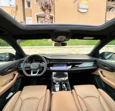 Tirane, shes makine Audi Q8 look SQ8 Nafte, e zeze automatik Kondicioner 199 km 55.000 €