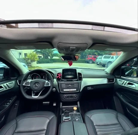 Tirane, shes makine BENZ GLE 350d Nafte, e zeze automatik Kondicioner 165 km 40.000 €